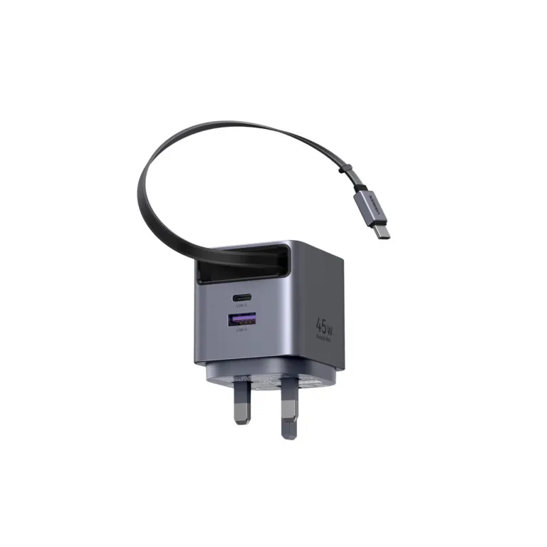 Ugreen 65823 45W GaN Fast Charger with Retractable Cable — photo 4